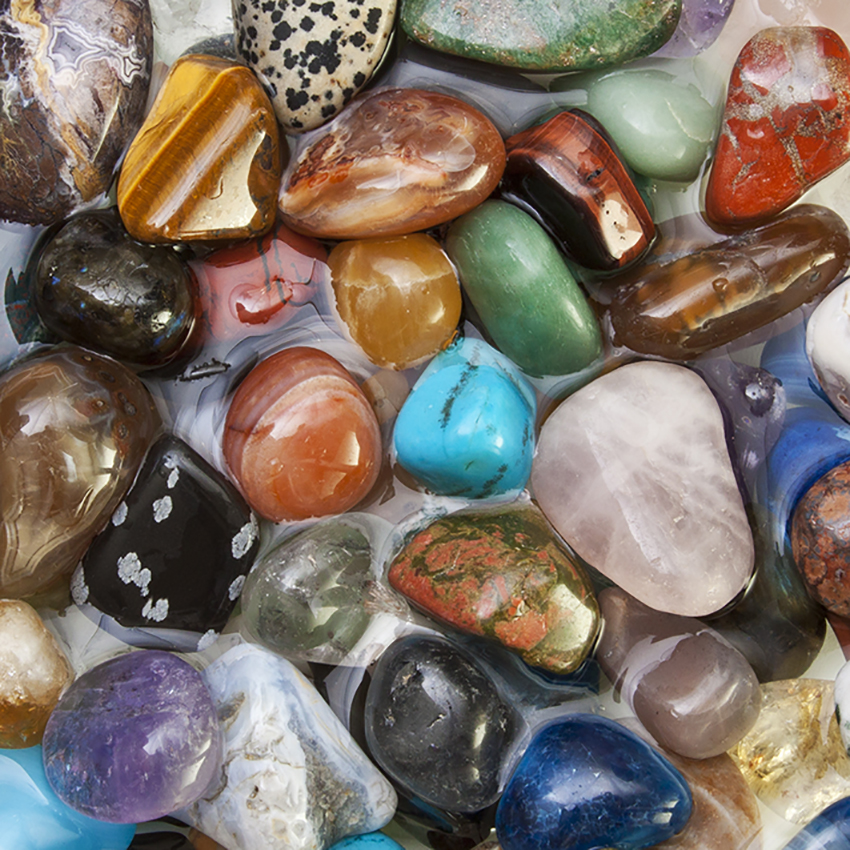 Significado das pedras e seus poderes curativos WeMystic Brasil