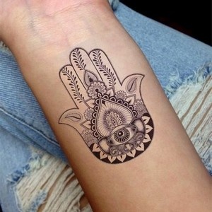 significados das tatuagens - Mão de Fátima (ou Hamsá)